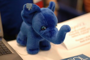 Der blaue Elefant ist das Maskottchen der PostGre-Gemeinde, ähnlich dem Pinguin bei Linux